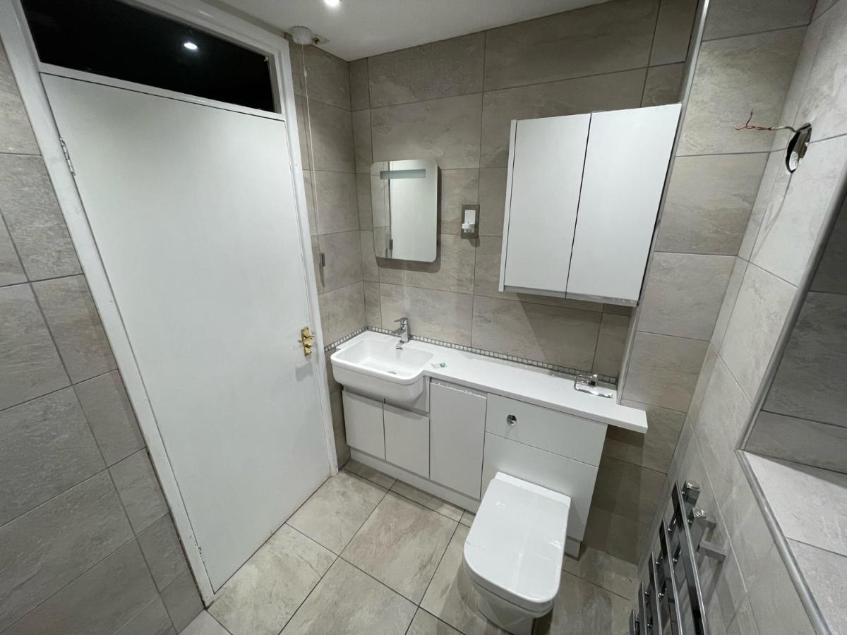 Riverside 2 Bedroom Townhouse With Car Charger Abergavenny Exterior photo