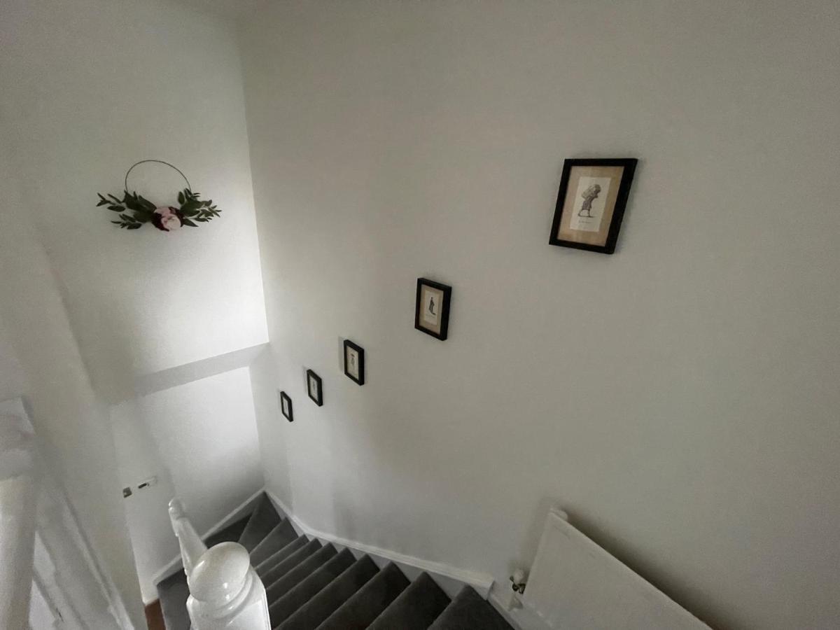 Riverside 2 Bedroom Townhouse With Car Charger Abergavenny Exterior photo