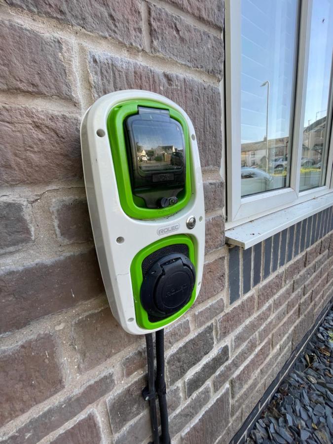 Riverside 2 Bedroom Townhouse With Car Charger Abergavenny Exterior photo